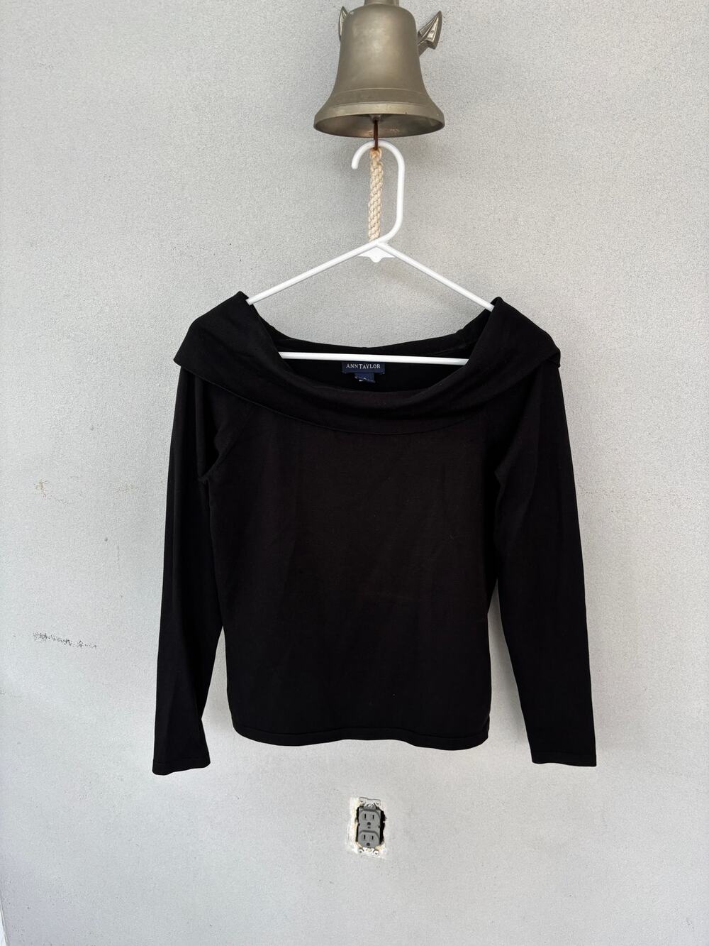 Ann Taylor Off the Shoulder Roll Neck Sweater Size S 75% Silk Vintage-Inspired